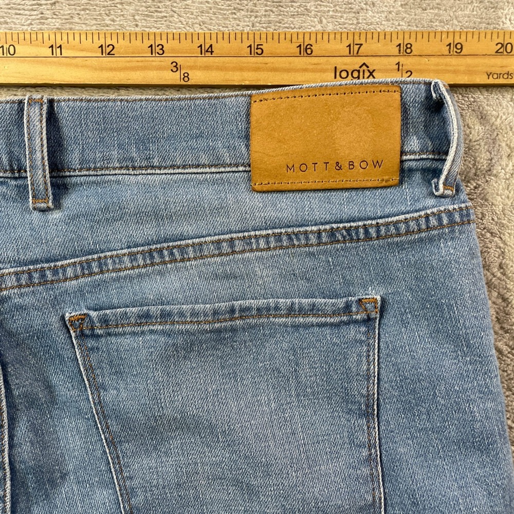 Mott Bow Jeans Slim Mens 38x32 Light Wash Distressed Casual Denim Whiskers - Picture 3 of 10